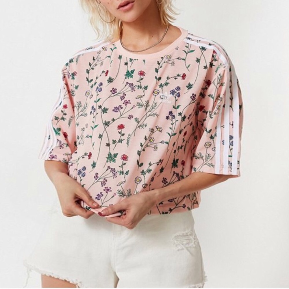 SOLD Adidas blush floral printed crop top - Picture 2 of 7